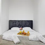 Suite Byron Au Coeur Des Champs-Elysees